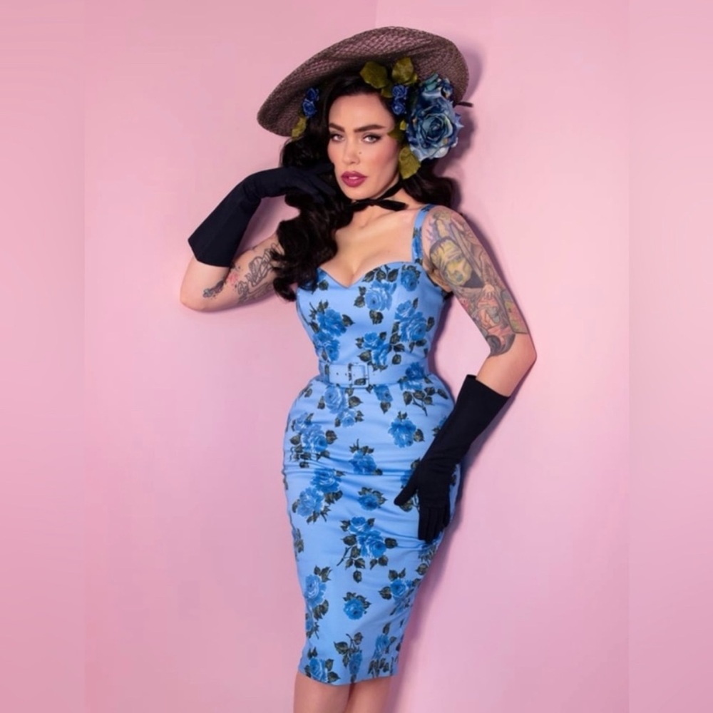 Sweetheart Wiggle Dress in Blue Vintage Roses - Vixen by Micheline Pitt